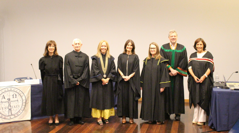 Professora Ana Leite Oliveira com os membros do juri